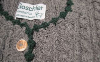 Ausschnitt der Jacke FRIEDL bei Goschler Handstrick