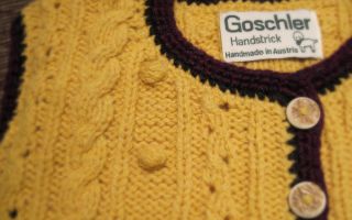 Ausschnitt- und Strickdetail Spenzer ZENZI von Goschler Handstrick